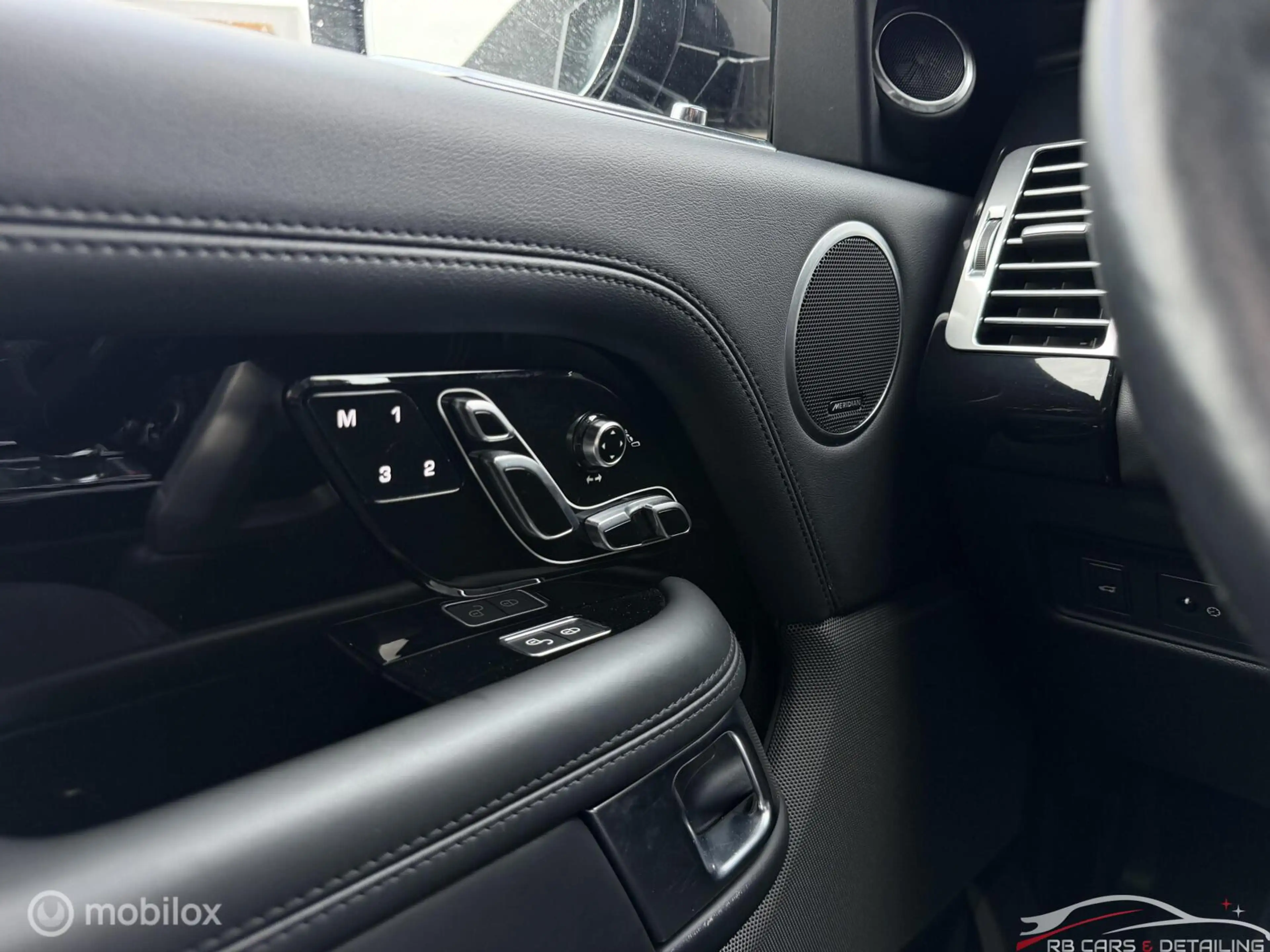 Land Rover Range Rover 4.4 SDV8 Vogue — photo 13