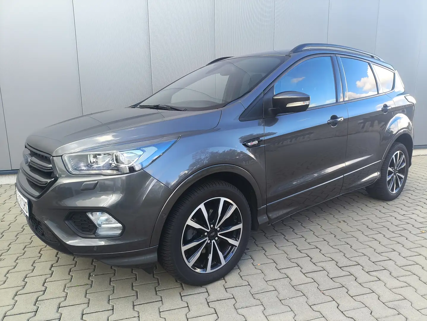 Ford Kuga ST Line * Xenon* *Heckklappe elektrisch* *Navi* Grau - 1