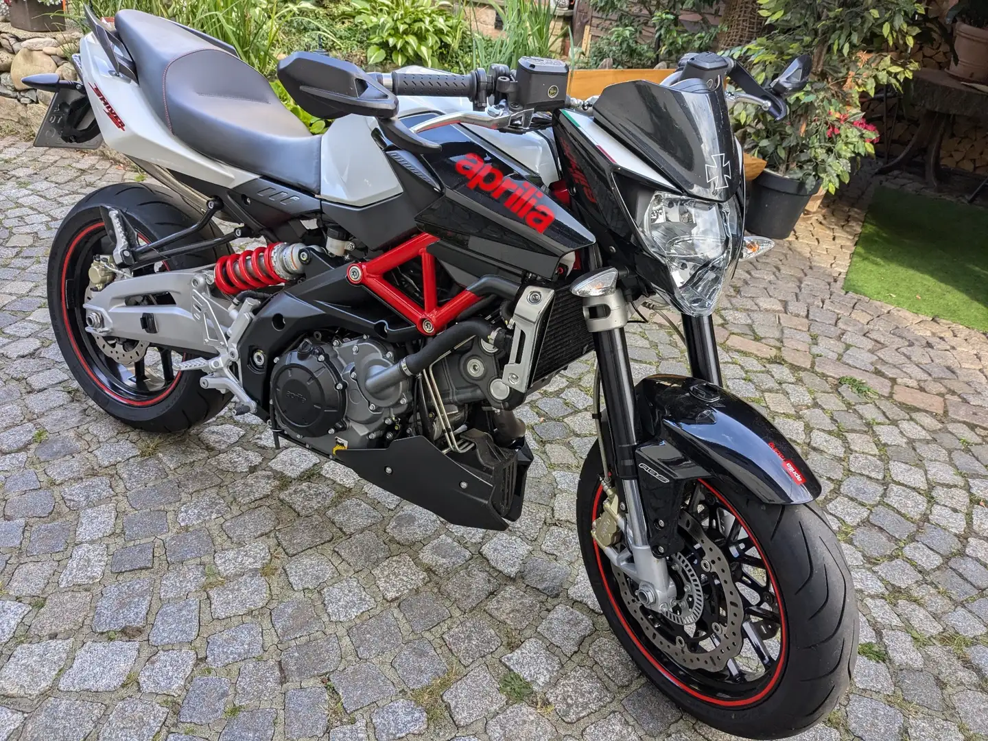 Aprilia Shiver 750 ABS Biały - 2