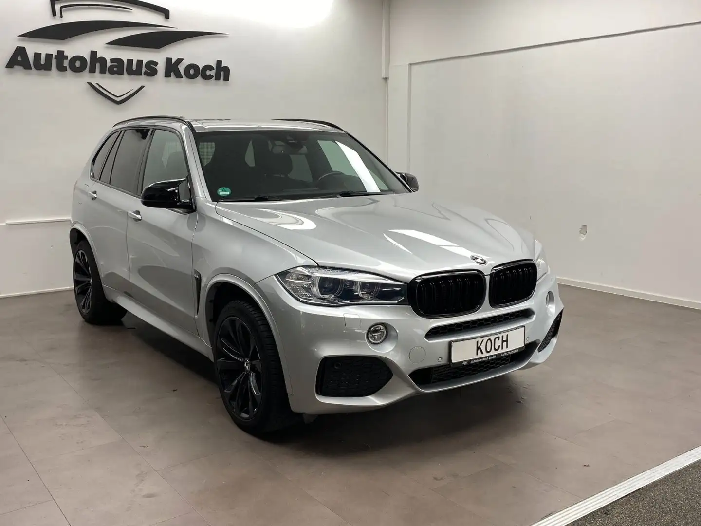BMW X5 xDRIVE 40d M PAKET **TRAUMZUSTAND!** Silber - 1