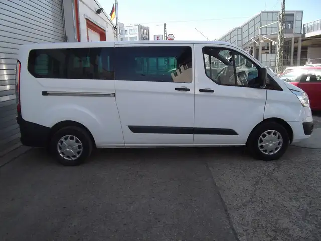Ford Tourneo Custom view 5