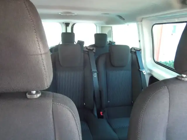 Ford Tourneo Custom view 14