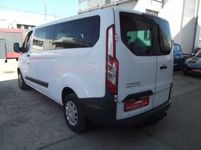 Ford Tourneo Custom view 7