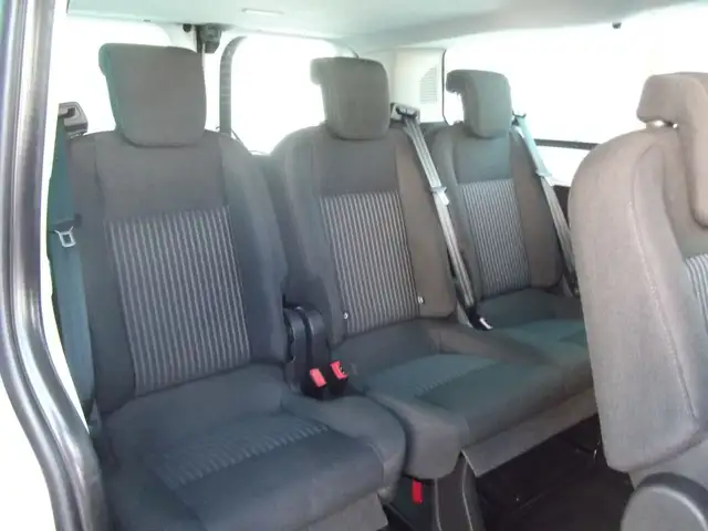 Ford Tourneo Custom view 11