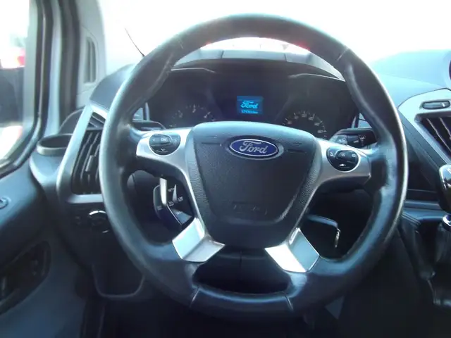Ford Tourneo Custom view 17