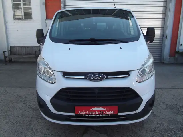 Ford Tourneo Custom view 2