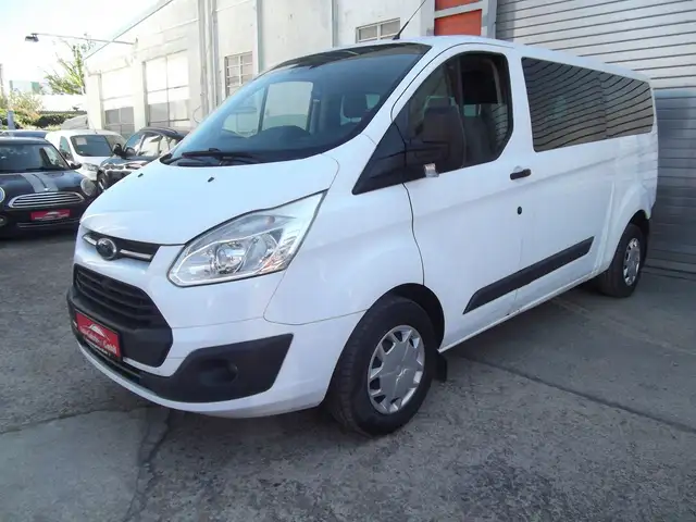 Ford Tourneo Custom main image