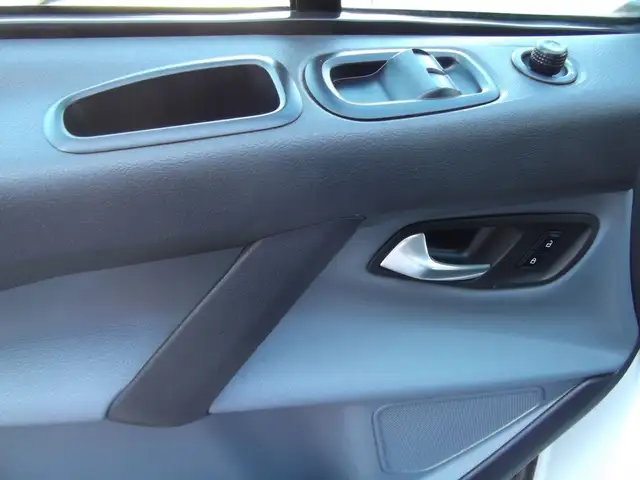 Ford Tourneo Custom view 21