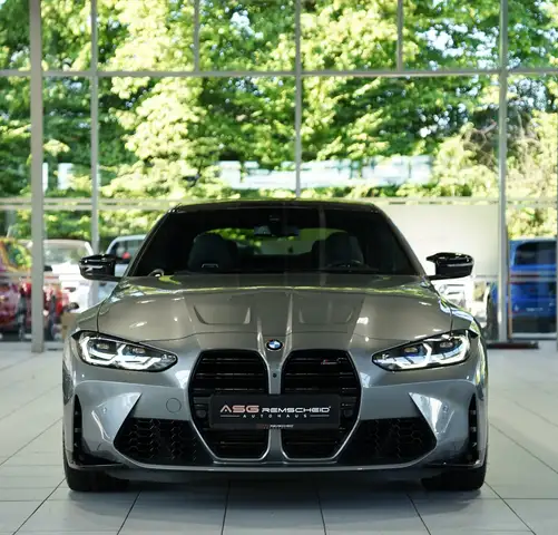 BMW M4 view 5