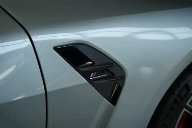 BMW M4 view 12