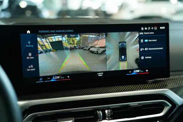 BMW M4 view 4