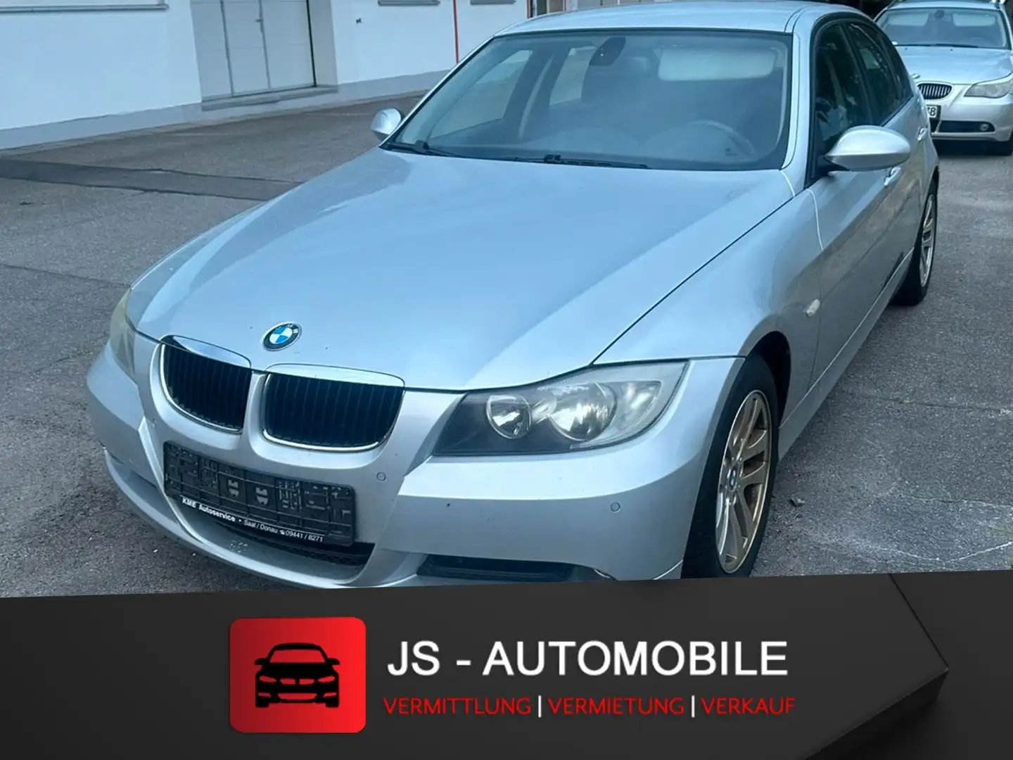 BMW 318 i e90*2.Hand*Bremsen NEU*Navi*Tempomat*KD NEU Argento - 1