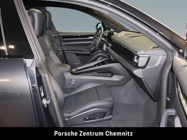 Porsche Macan view 13