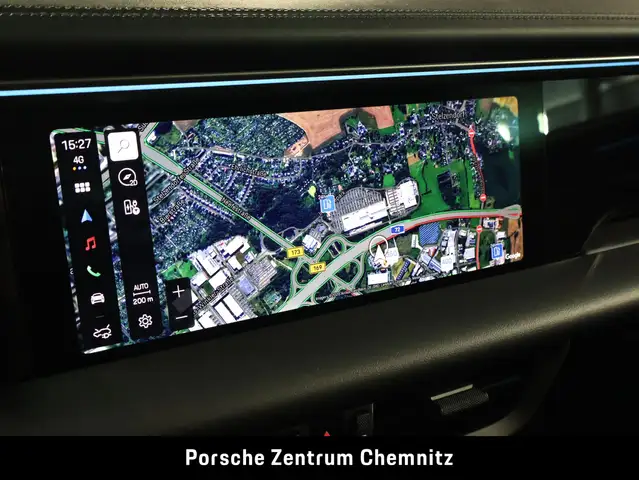 Porsche Macan view 15