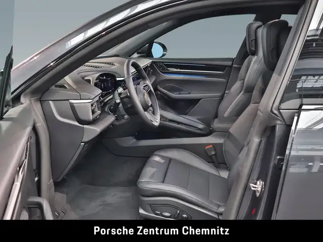 Porsche Macan view 12