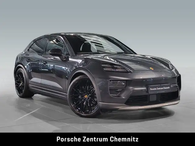 Porsche Macan view 9