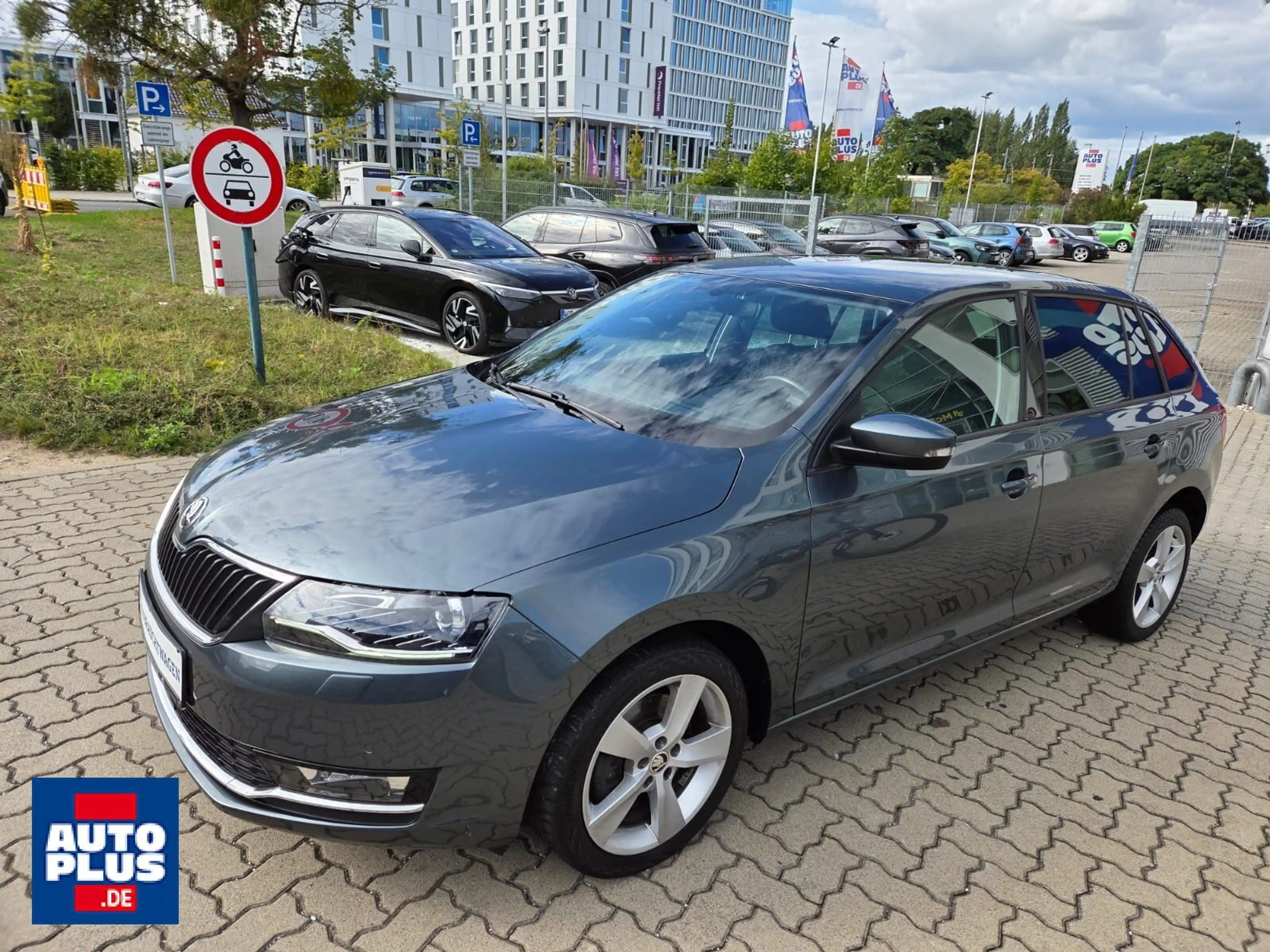 Skoda Rapid/Spaceback Spaceback 1.0 TSI Clever NAVI+PDC+SITZHZG
