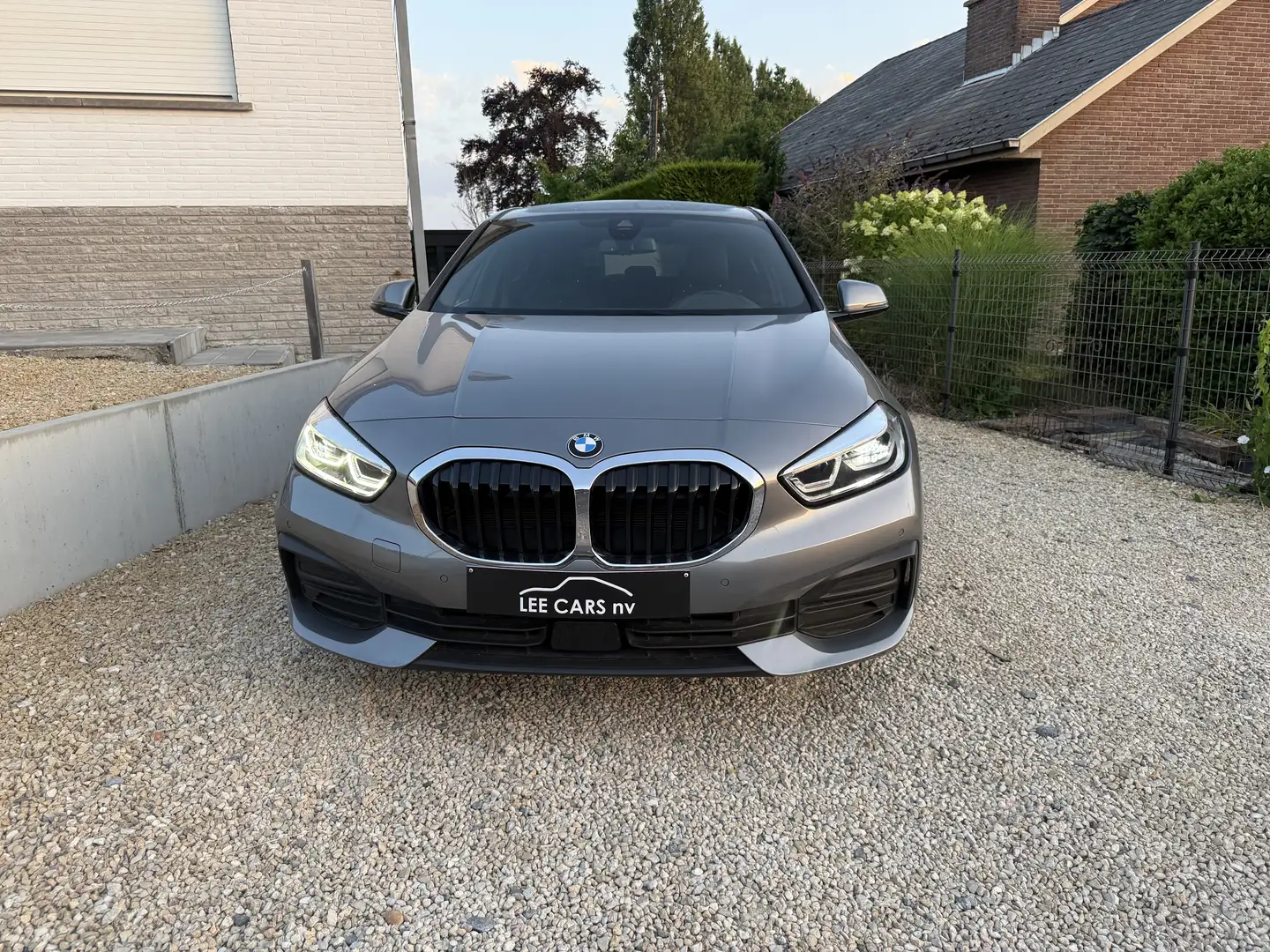 BMW 118 118i Aut. Advantage,leder,Navi,Alu velgen,Enz Grijs - 2
