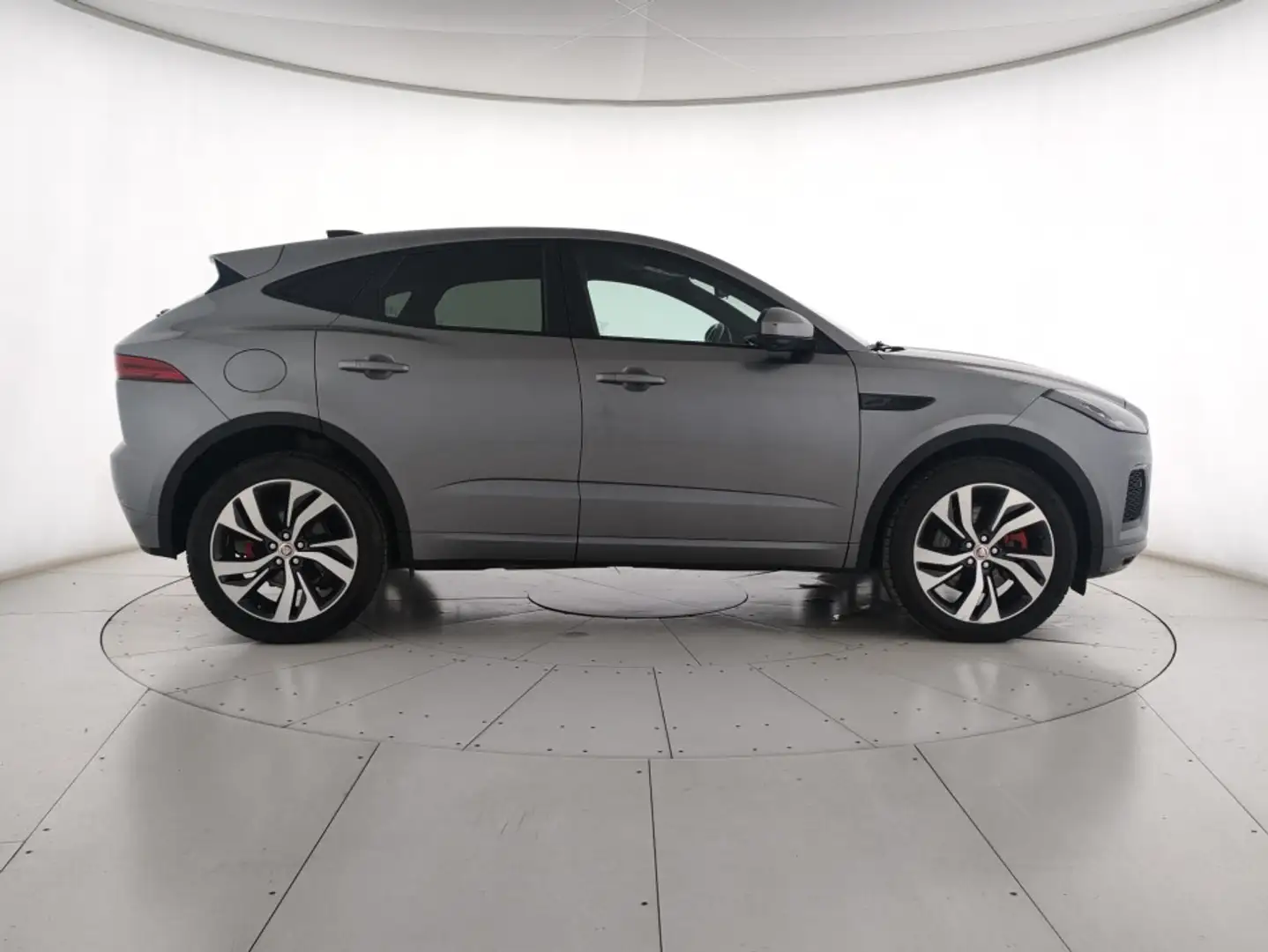 Jaguar E-Pace E-Pace 2.0d i4 mhev R-Dynamic HSE awd 204cv auto Bianco - 2