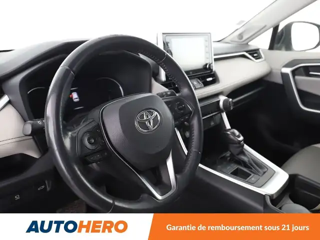 Toyota Rav4 view 11