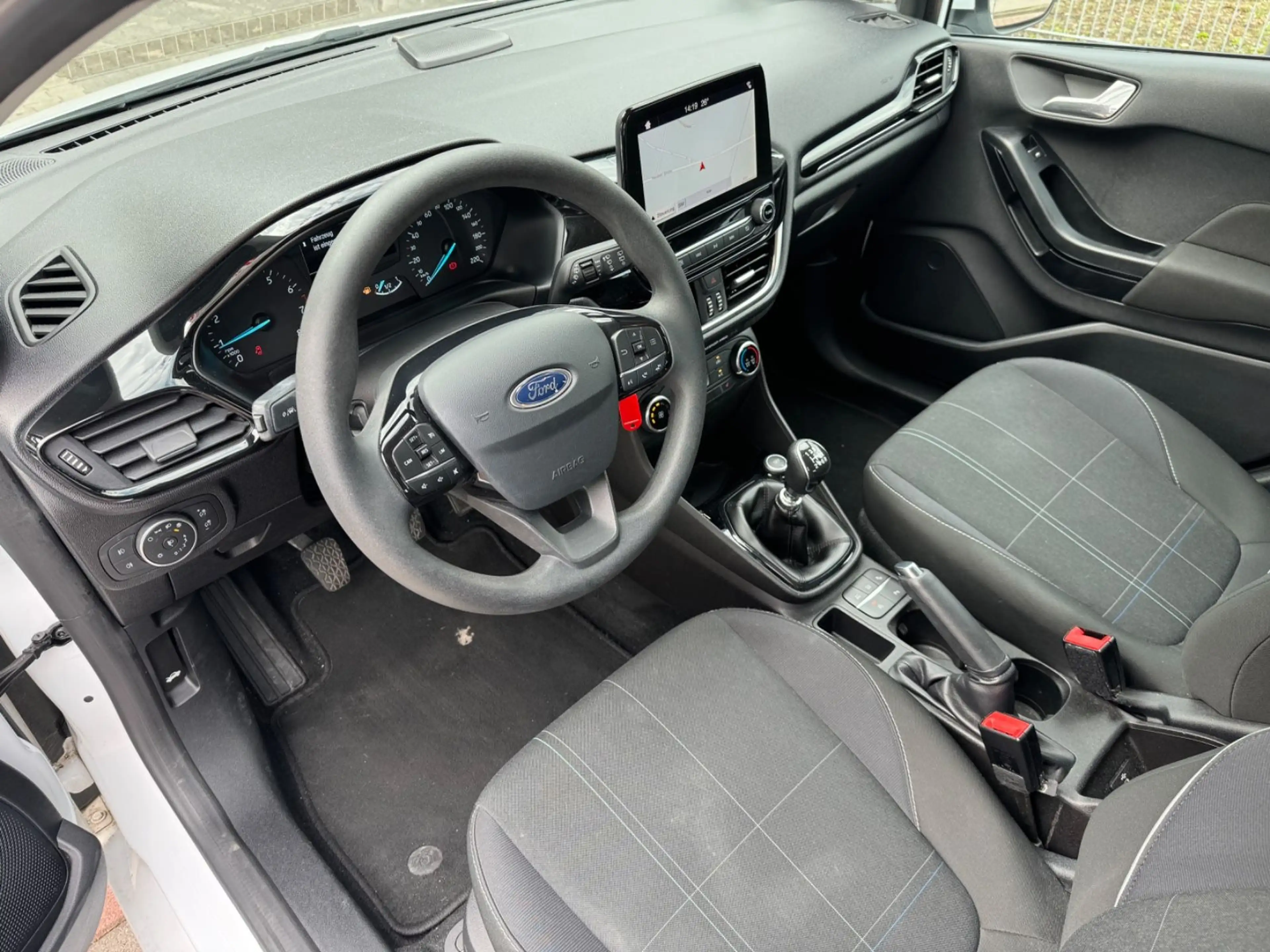 Ford Fiesta 1.0 Ecoboost Cool&Connect PDC/NAVI/KLIMA — photo 14