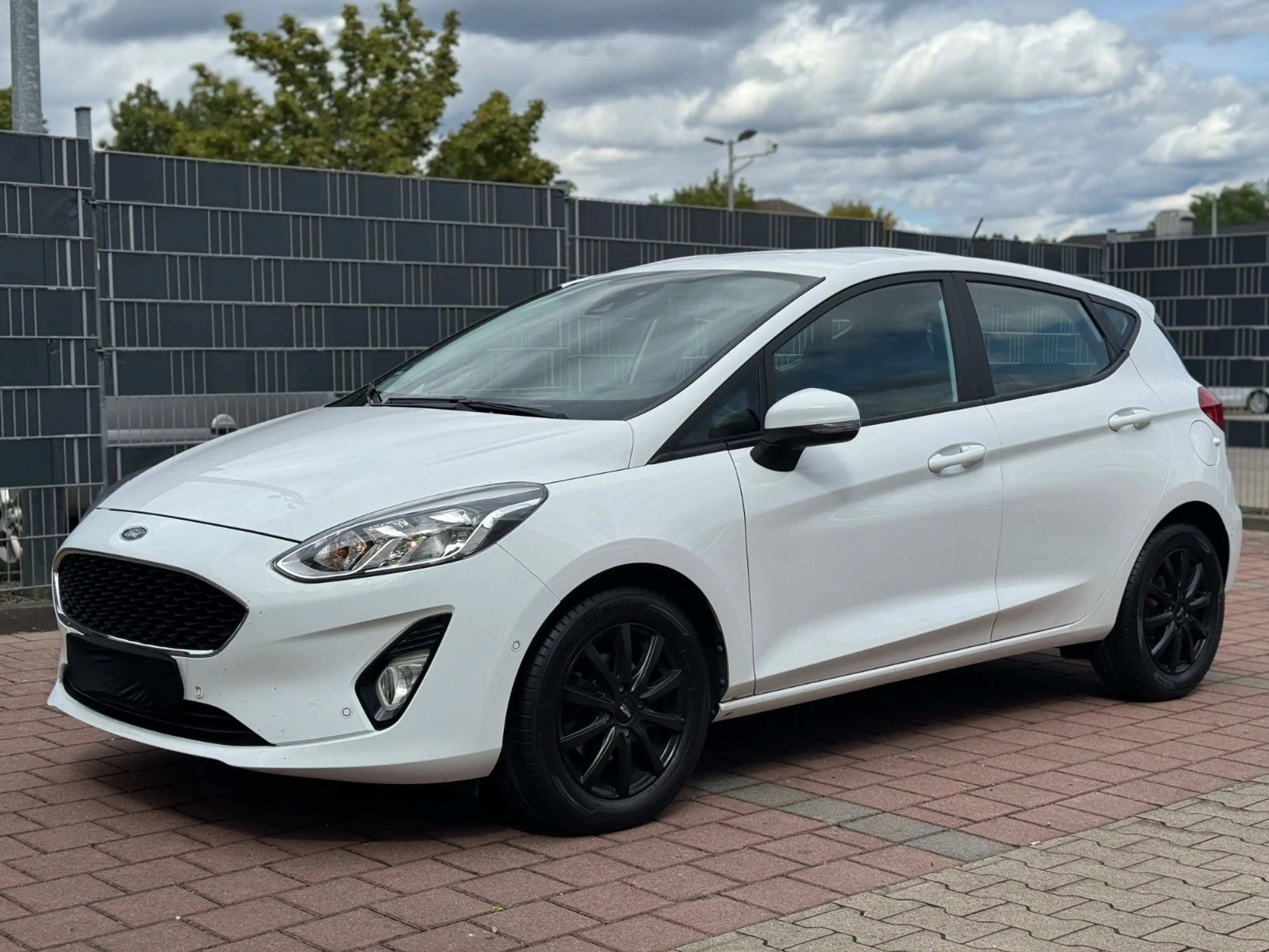Ford Fiesta 1.0 Ecoboost Cool&Connect PDC/NAVI/KLIMA — photo 2