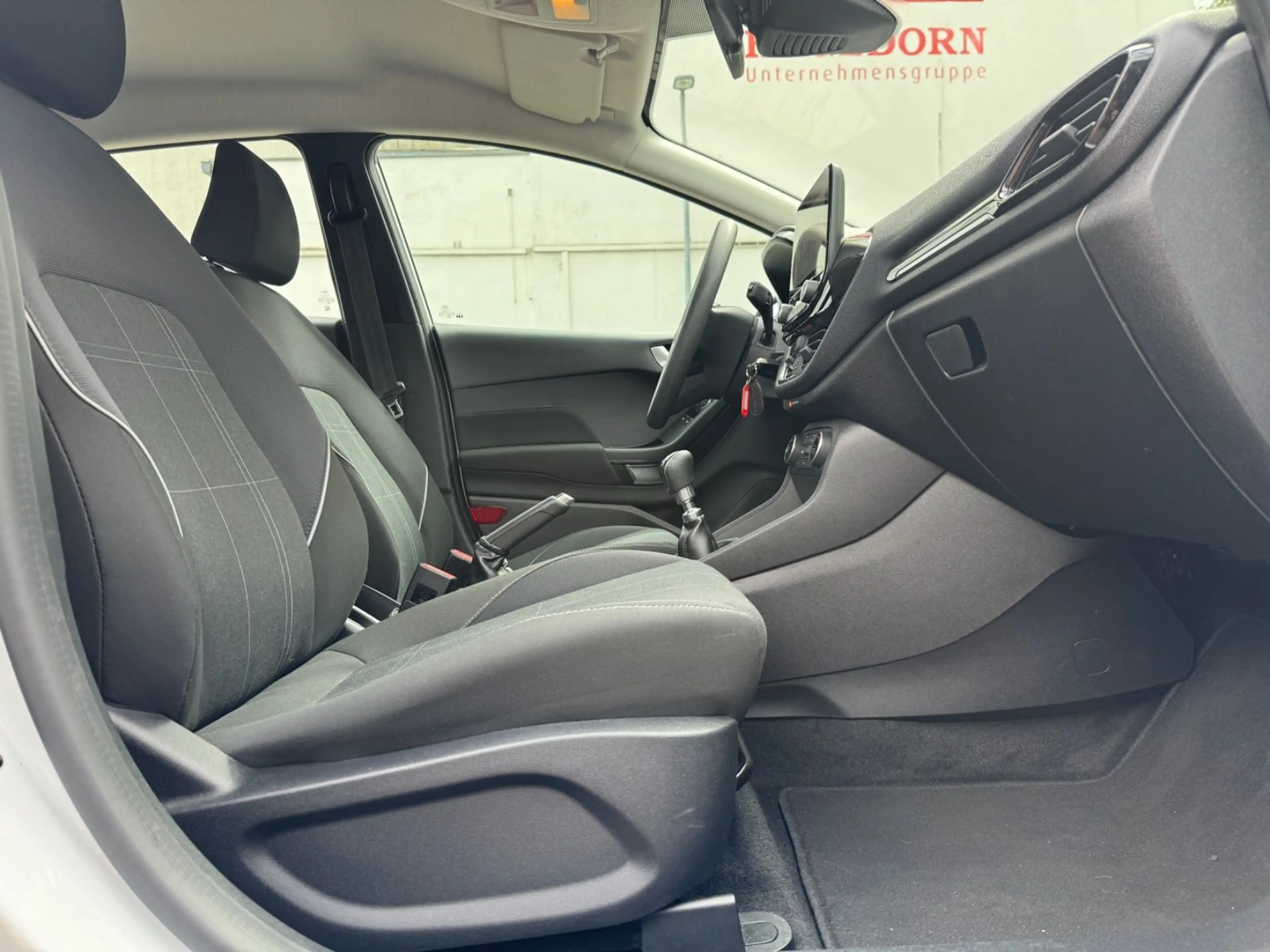 Ford Fiesta 1.0 Ecoboost Cool&Connect PDC/NAVI/KLIMA — photo 9