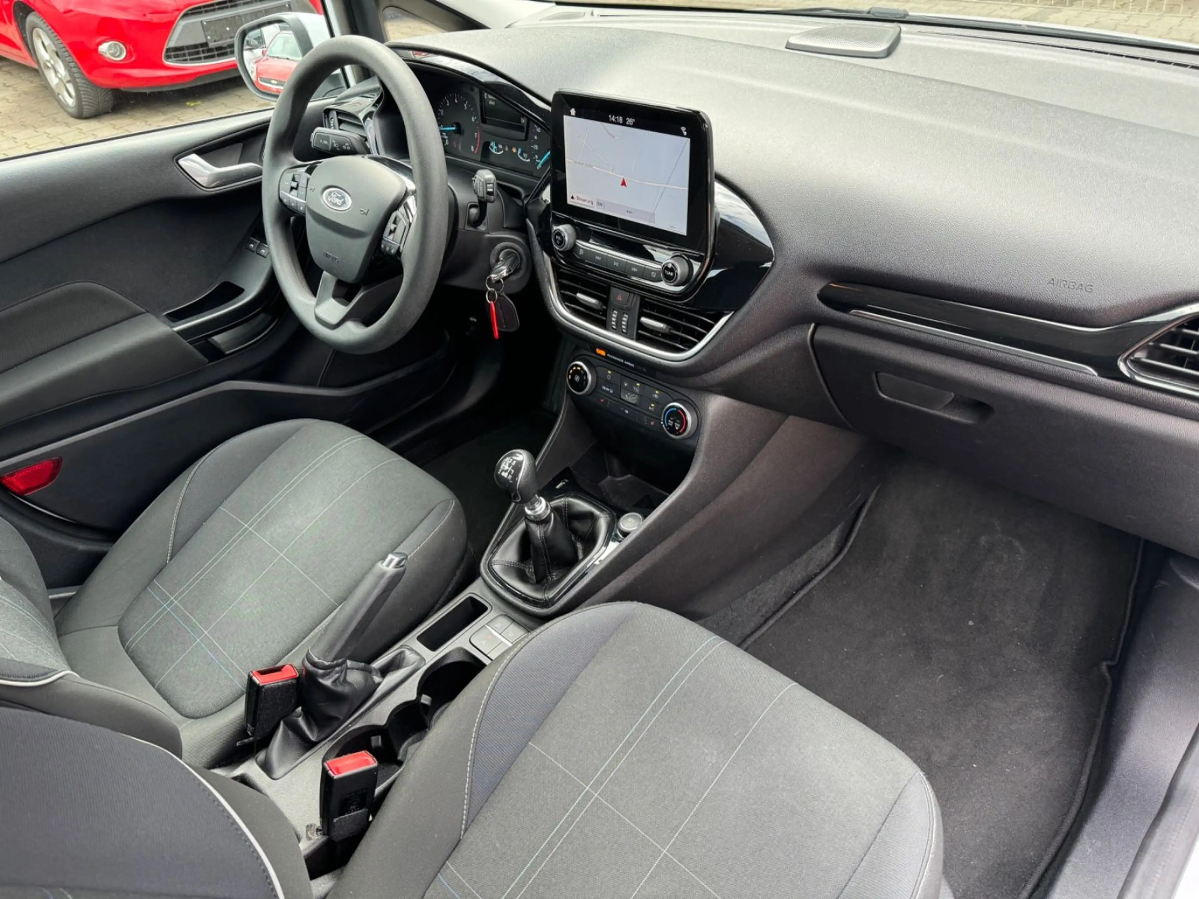 Ford Fiesta 1.0 Ecoboost Cool&Connect PDC/NAVI/KLIMA — photo 11