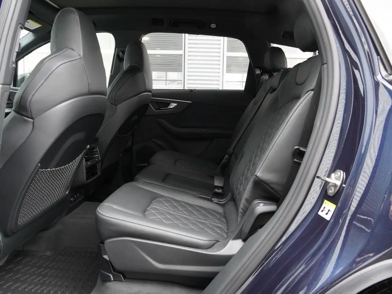 Audi SQ7 снимка Audi SQ7