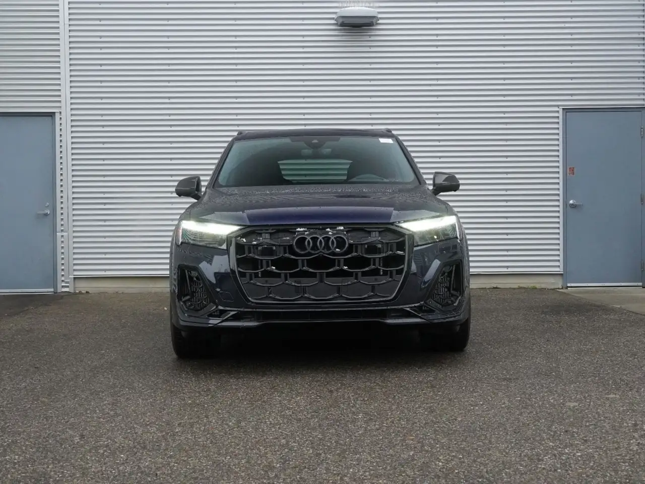 Audi SQ7 снимка Audi SQ7