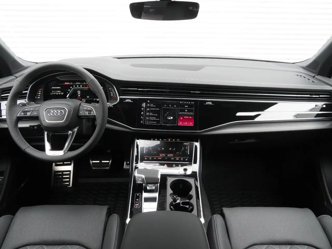 Audi SQ7 снимка Audi SQ7