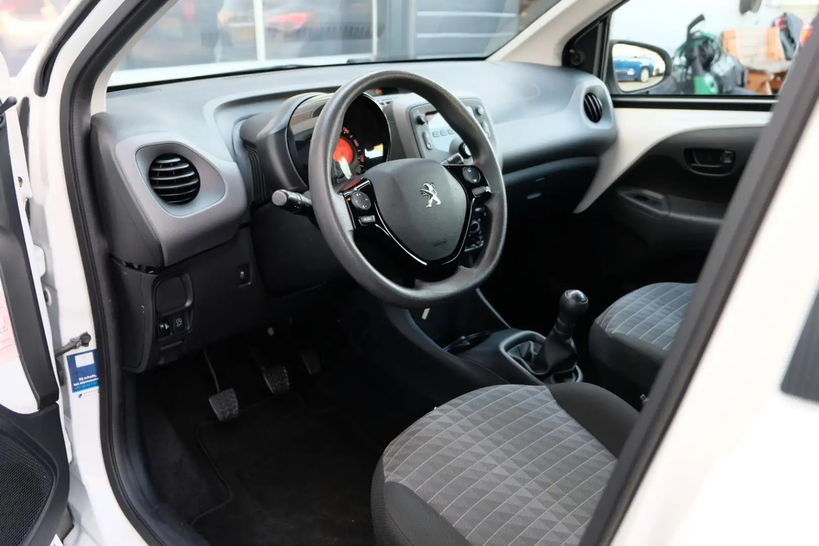 Peugeot 108 1.0 e-VTi Active airco/Bluetooth/btw Weiß - 2