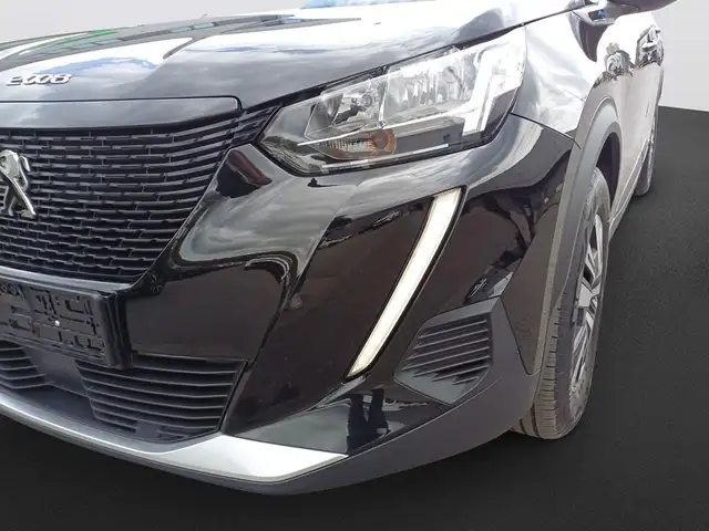 Peugeot 2008 view 9