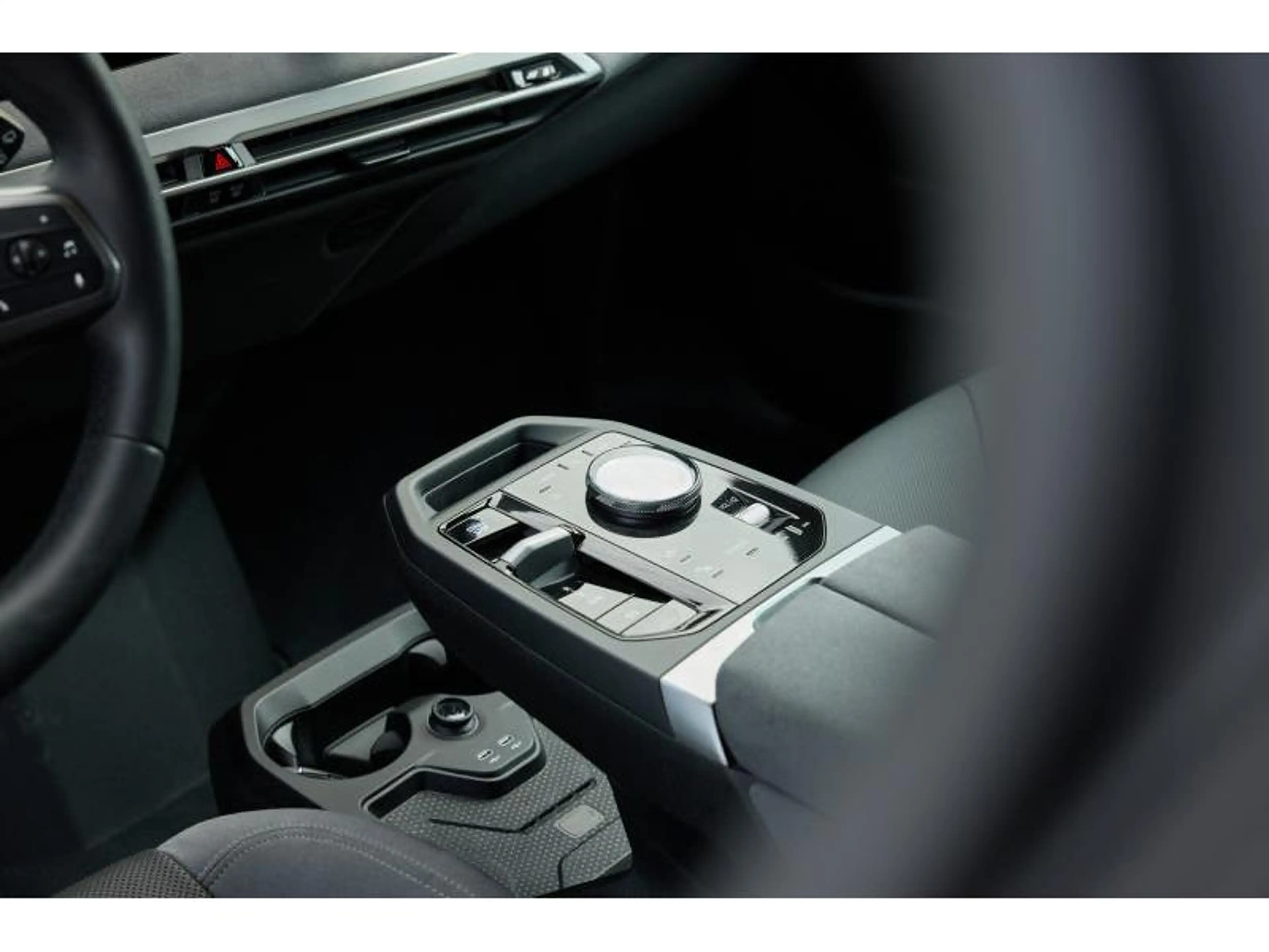 BMW iX iX xDrive45 — photo 9