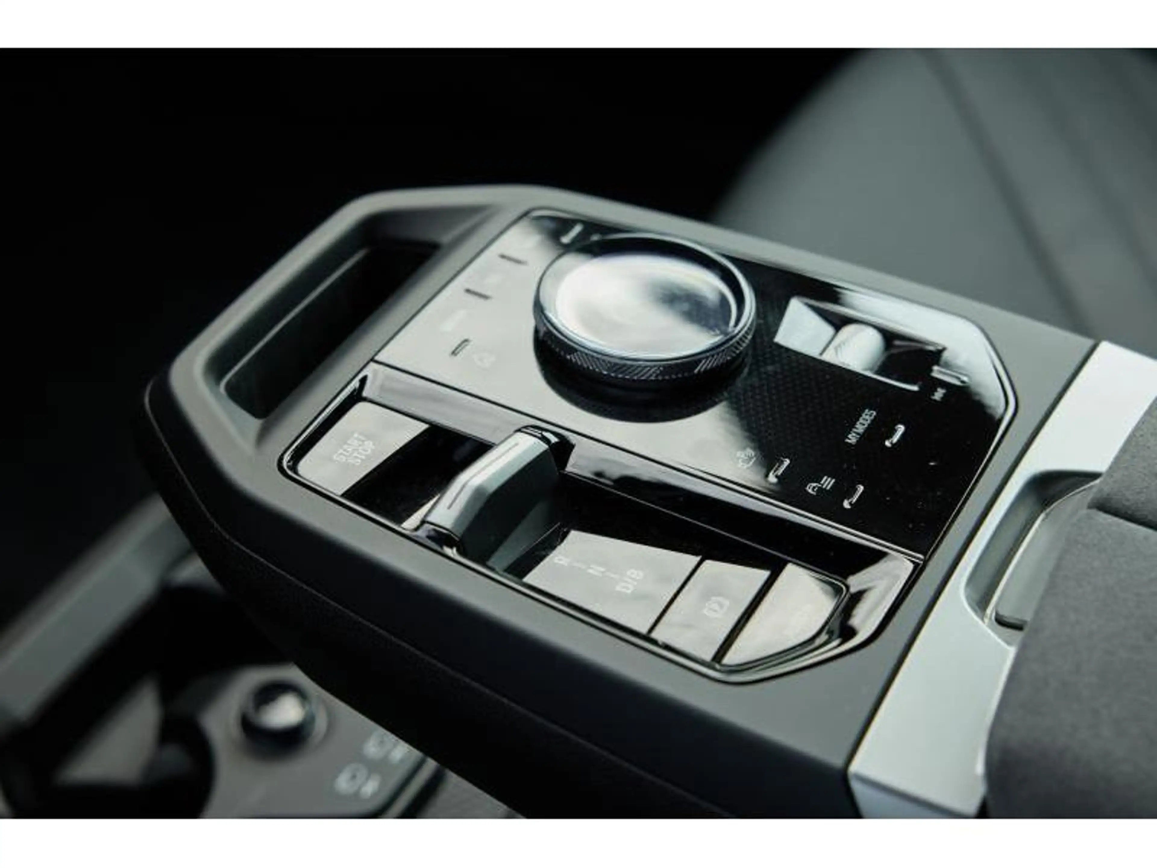 BMW iX iX xDrive45 — photo 10