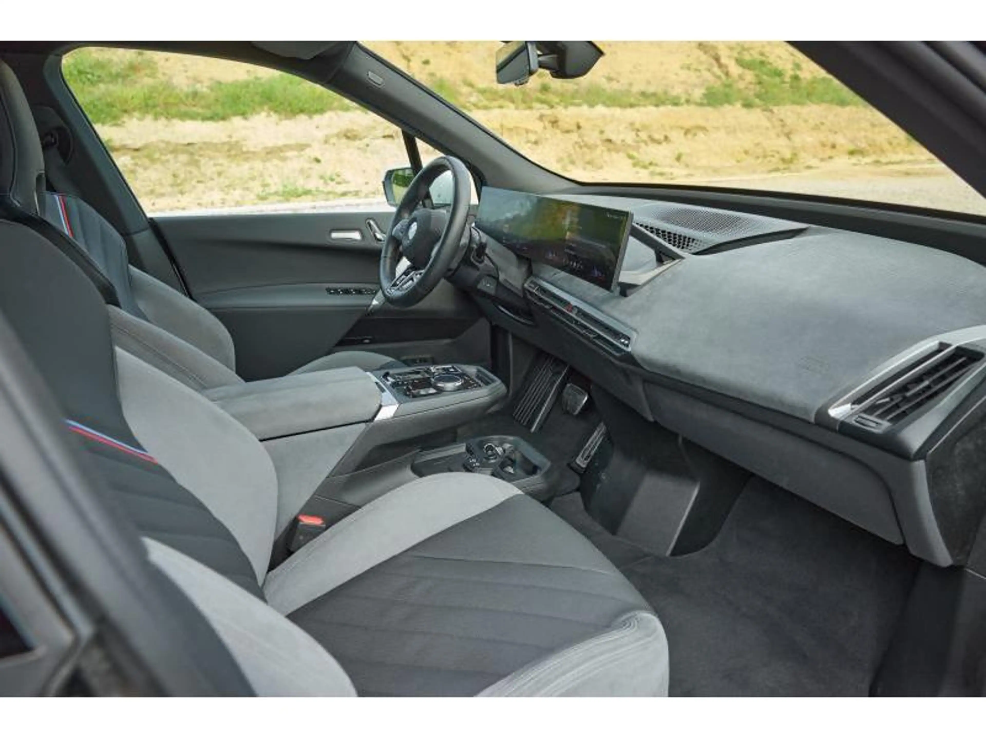 BMW iX iX xDrive45 — photo 12