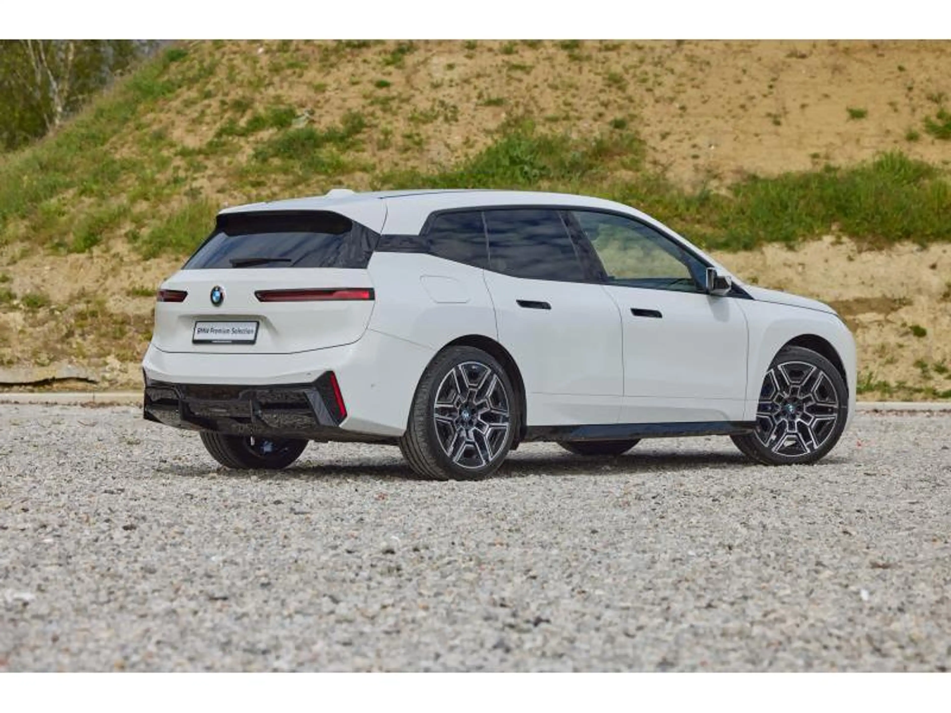 BMW iX iX xDrive45 — photo 5