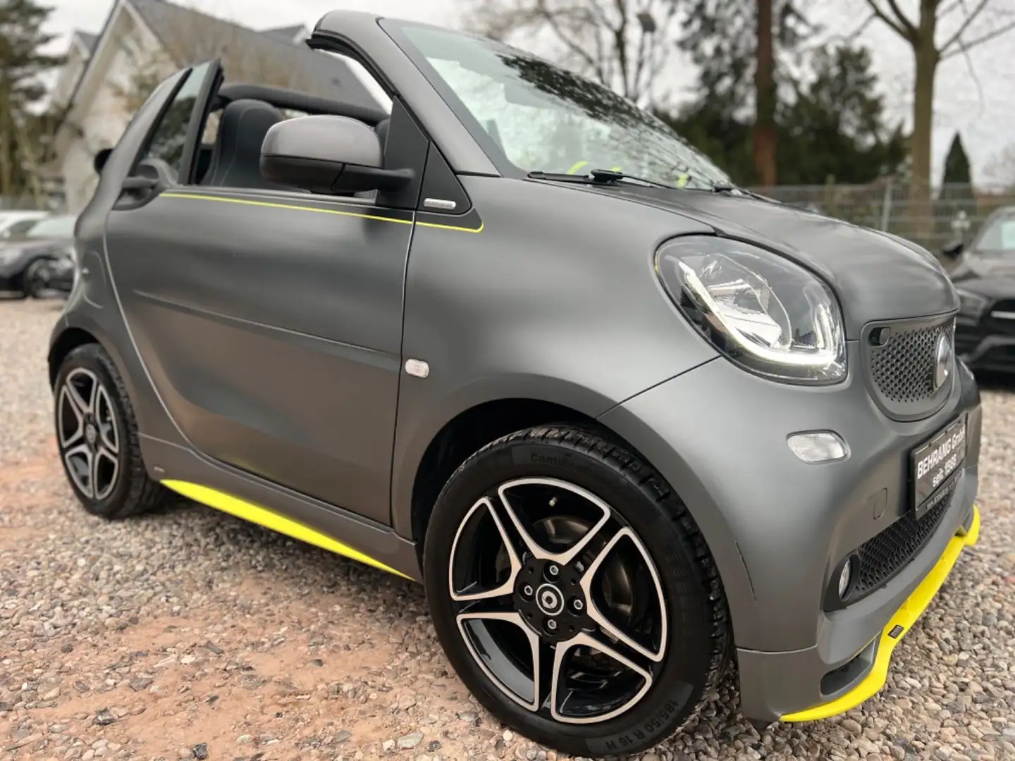 smart forTwo CABRIO*ASPHALT-GOLD*TAILOR-MADE*90PS* Gris - 2