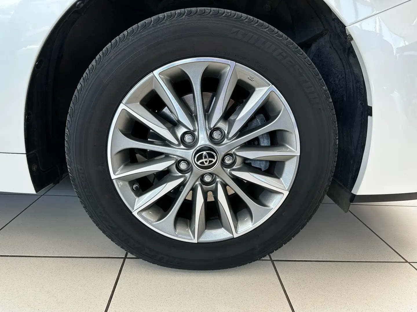 Toyota Verso 1.8L CVT Comfort & Pack Dynamic Wit - 2