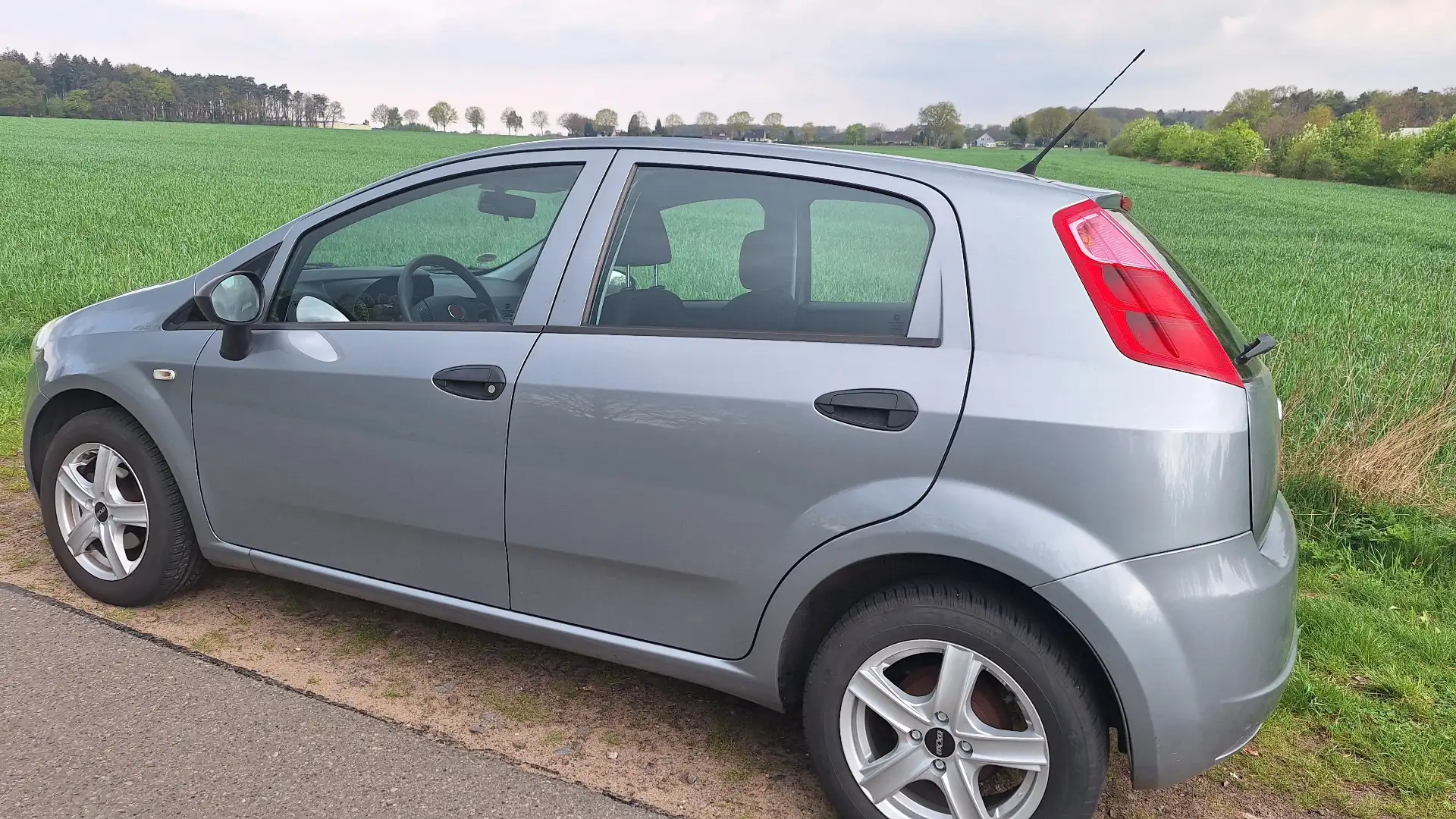 Fiat Grande Punto Punto 1.2 8V Grau - 2