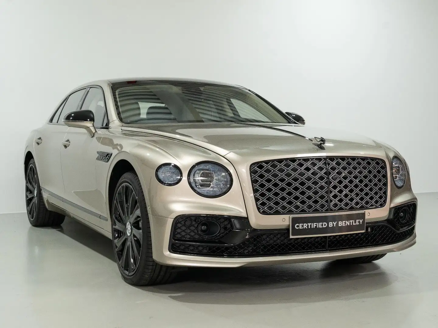 Bentley Flying Spur MULLINER EDITION HYBRID LP €334.783 Gold - 1