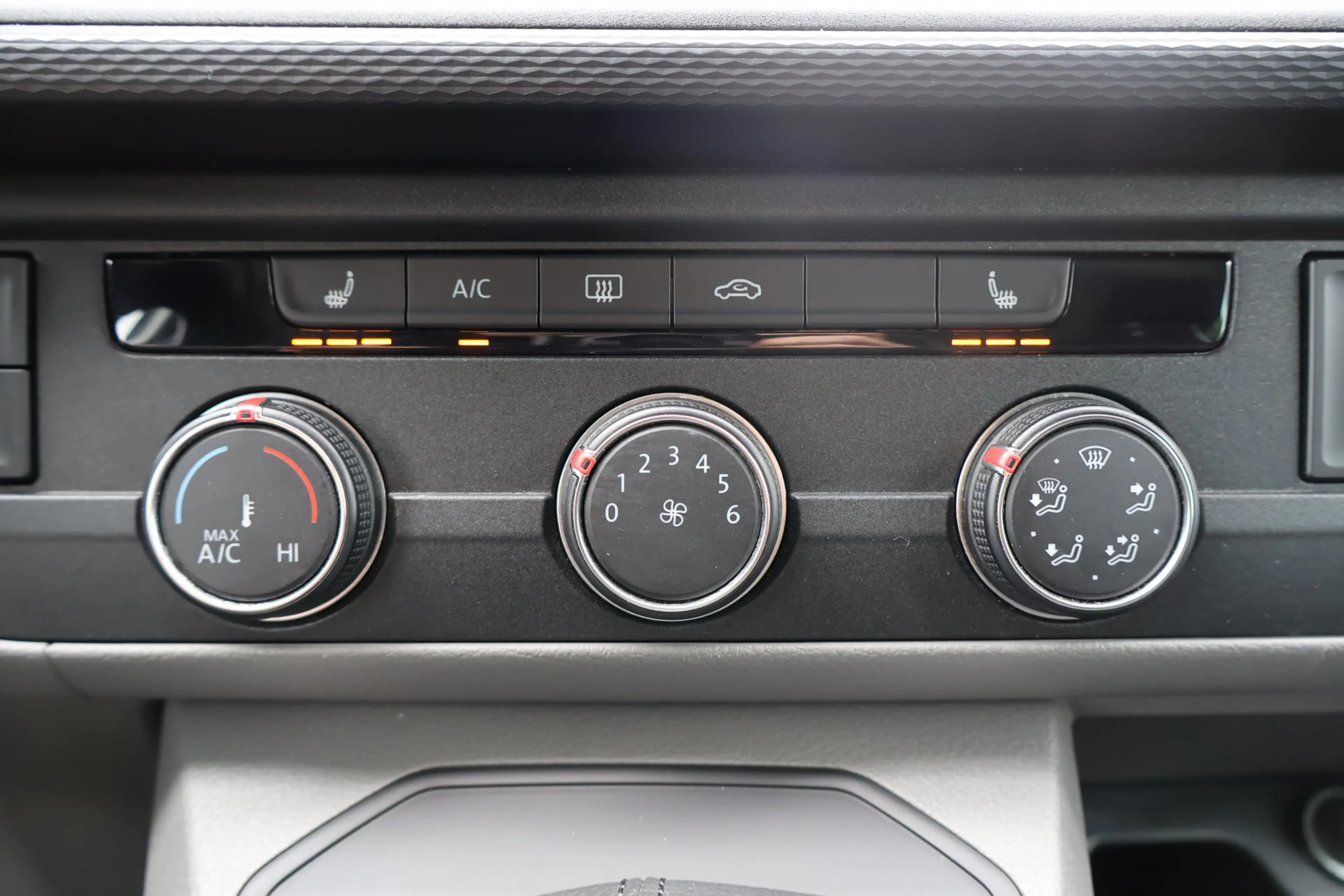 Volkswagen Transporter 2.0 TDI L2 H1 150pk Automaat DC (Wordt verwacht) — photo 25