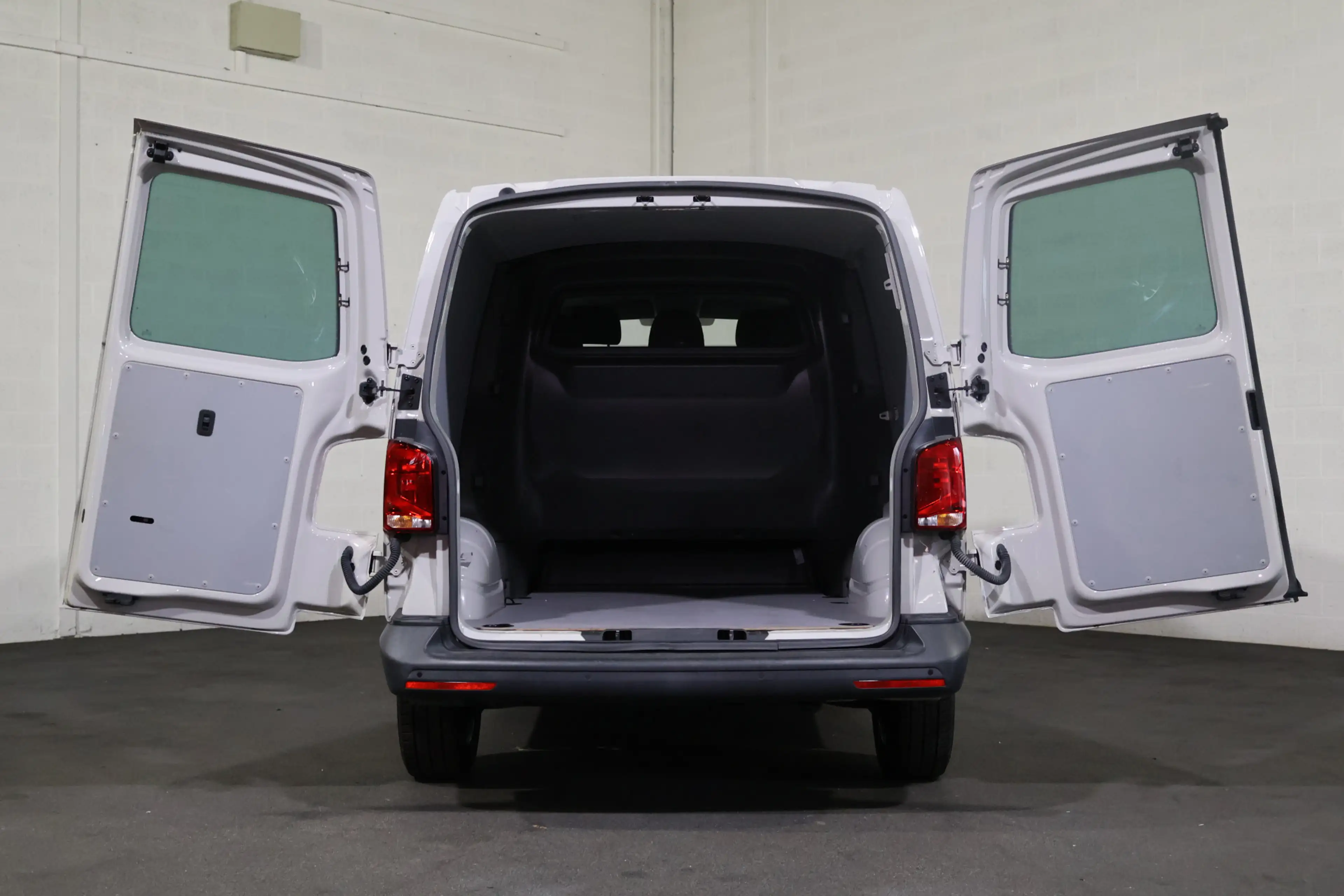 Volkswagen Transporter 2.0 TDI L2 H1 150pk Automaat DC (Wordt verwacht) — photo 11