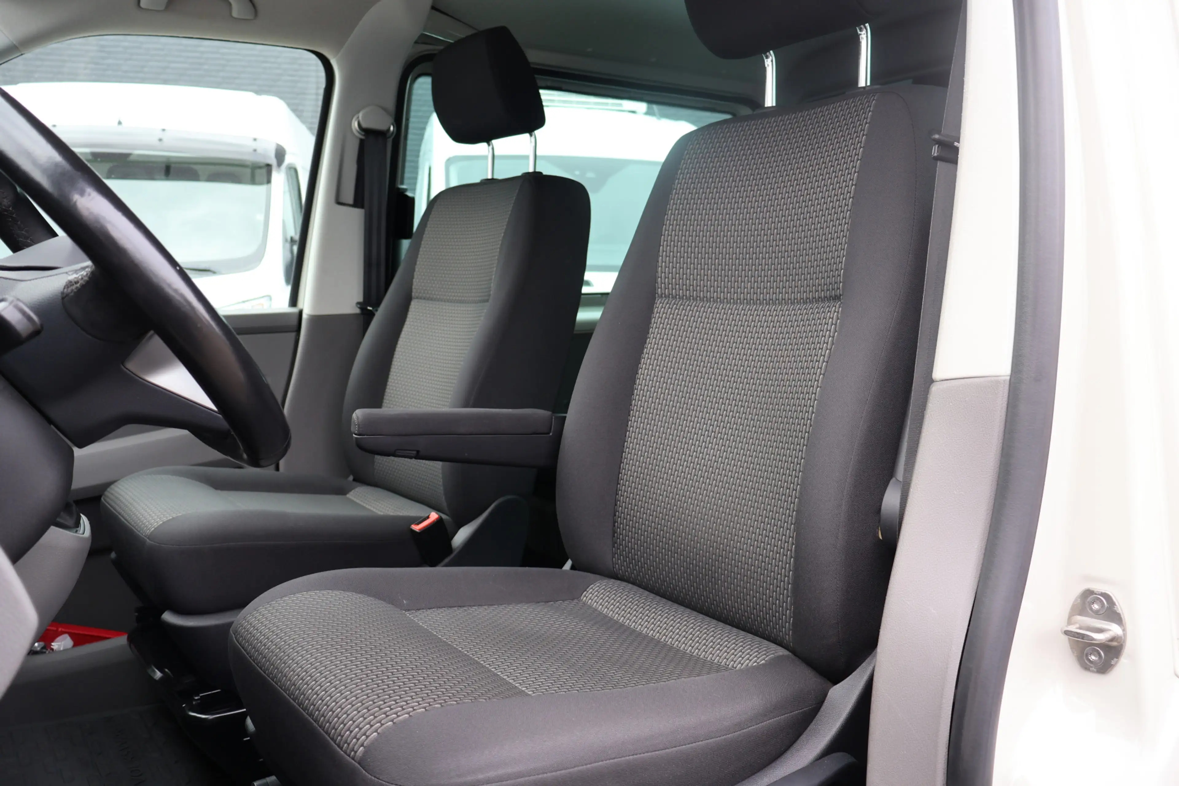 Volkswagen Transporter 2.0 TDI L2 H1 150pk Automaat DC (Wordt verwacht) — photo 33