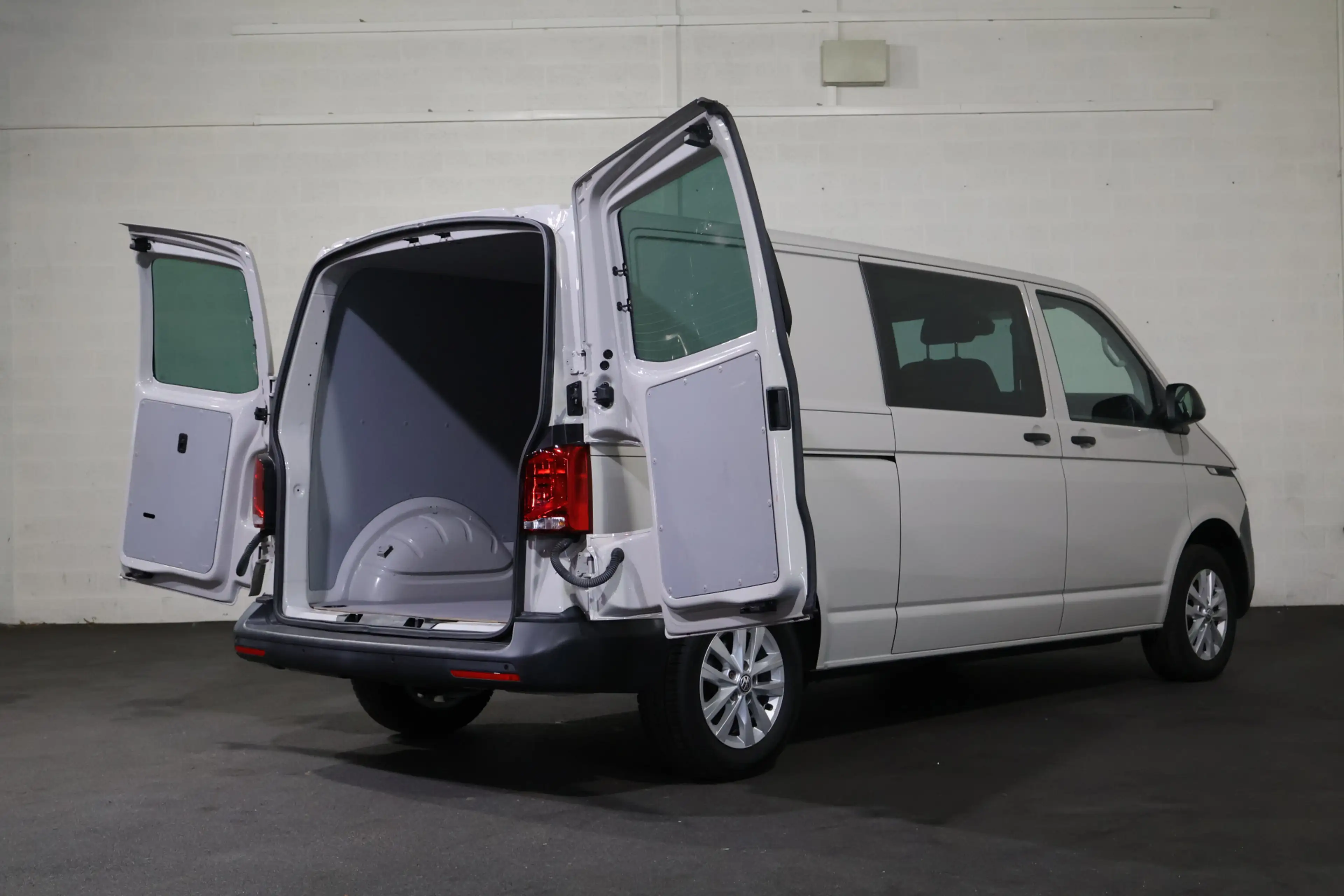 Volkswagen Transporter 2.0 TDI L2 H1 150pk Automaat DC (Wordt verwacht) — photo 10