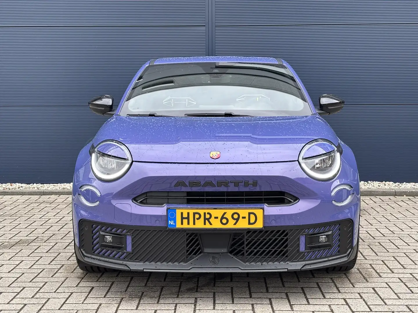 Abarth 600 54 kWh 280pk Scorpionissima | Navigatie | Sabe Фиолетовый - 2