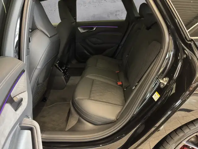 Audi A6 view 10