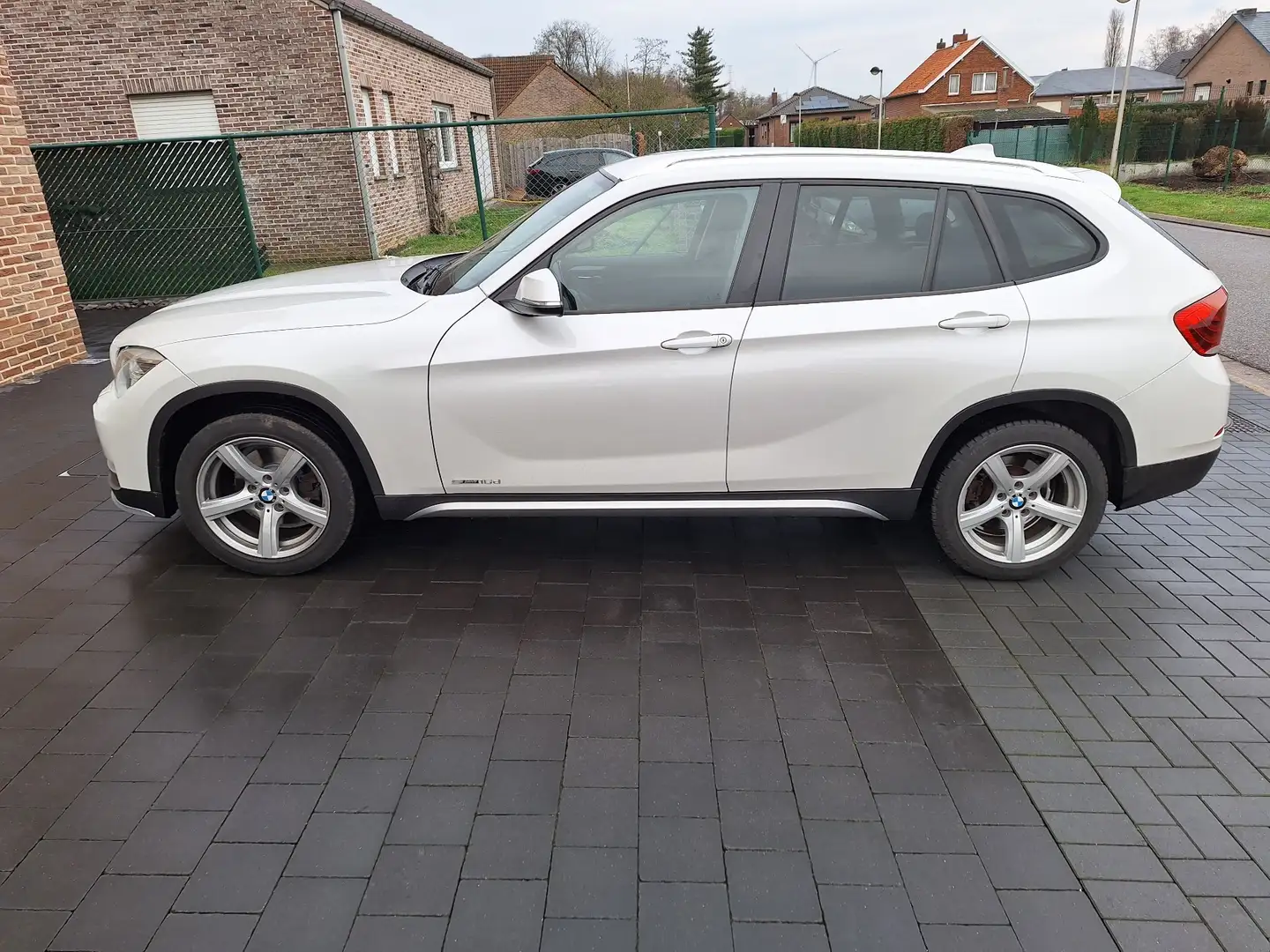 BMW X1 sDrive16d Aut. xLine Blanc - 2