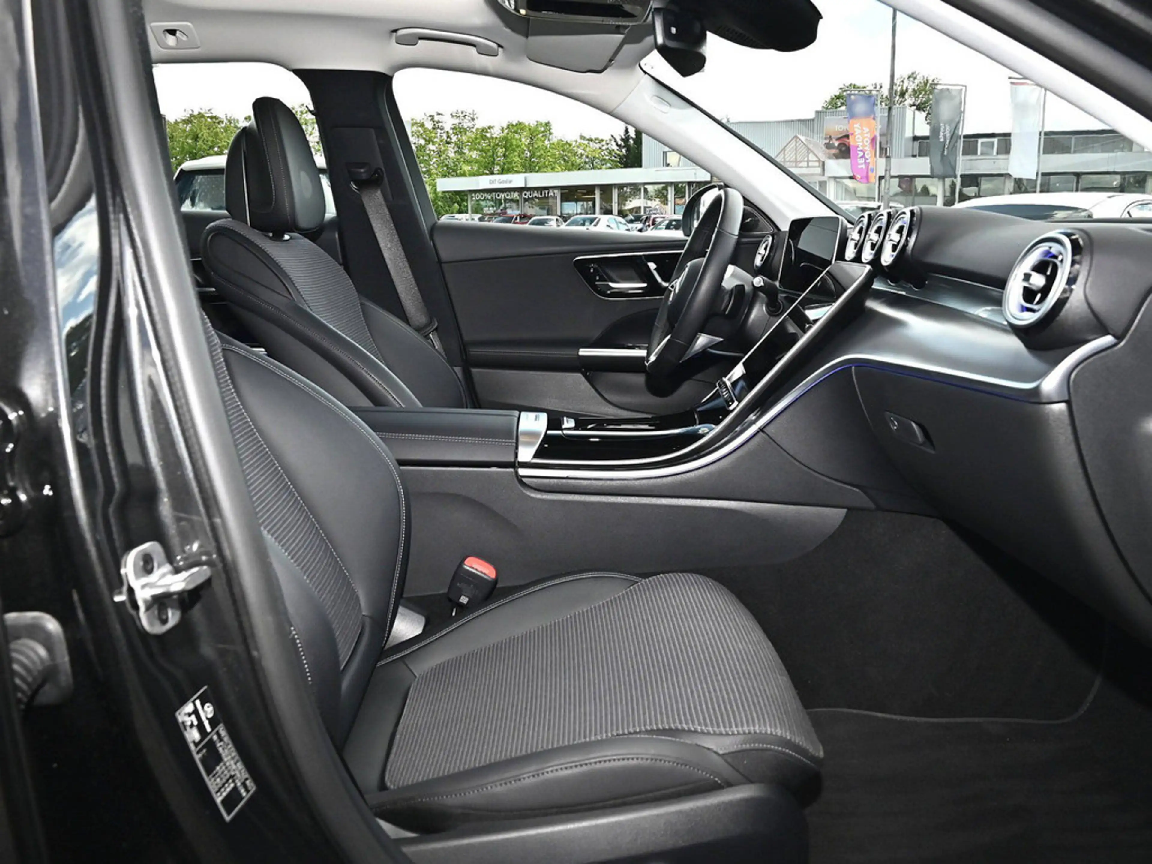 Mercedes-Benz C 300 de 4M T Avantgarde Premium+ AHK PANO BT — photo 8