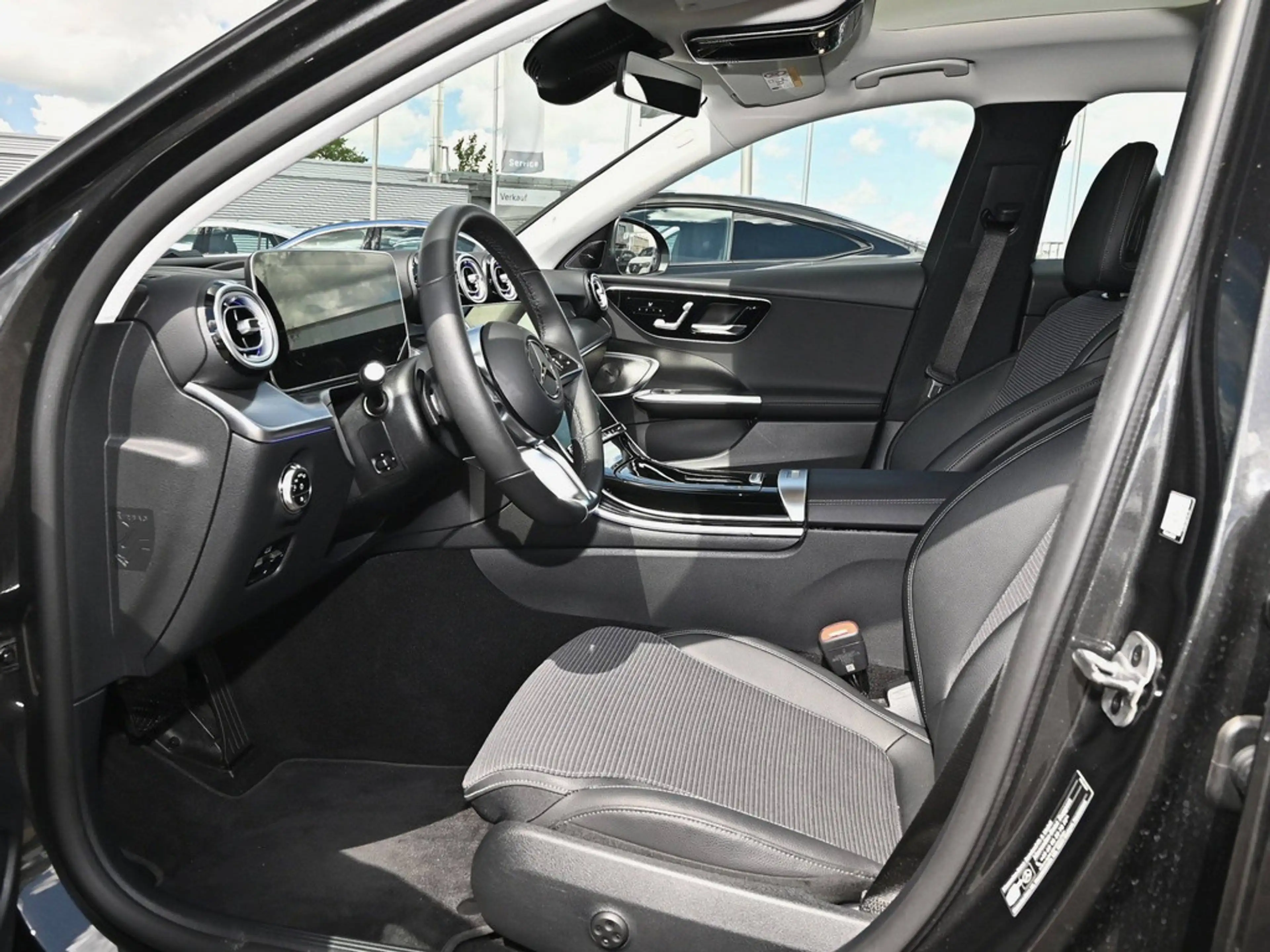Mercedes-Benz C 300 de 4M T Avantgarde Premium+ AHK PANO BT — photo 13